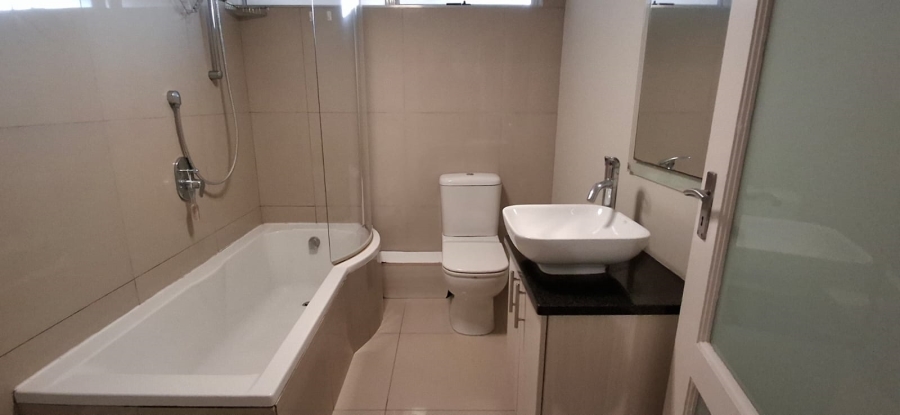 7 Bedroom Property for Sale in Bonza Bay Eastern Cape